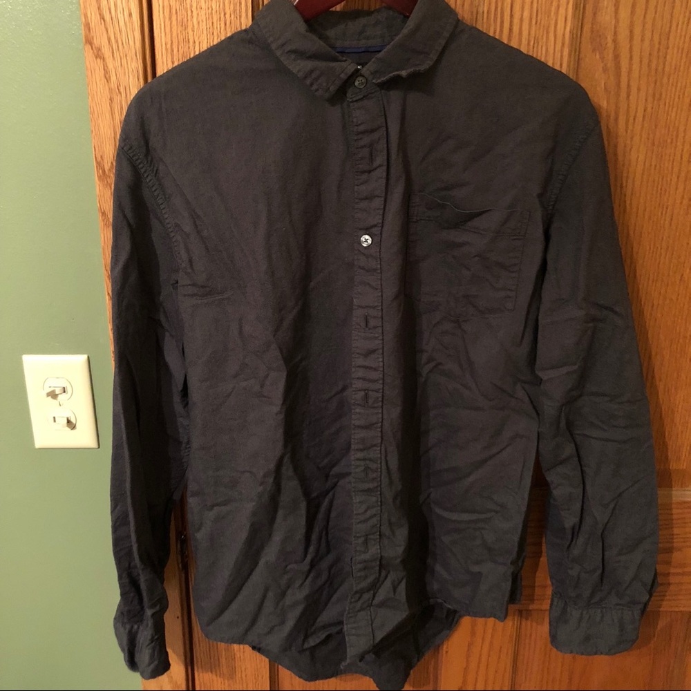 APT 9 button down